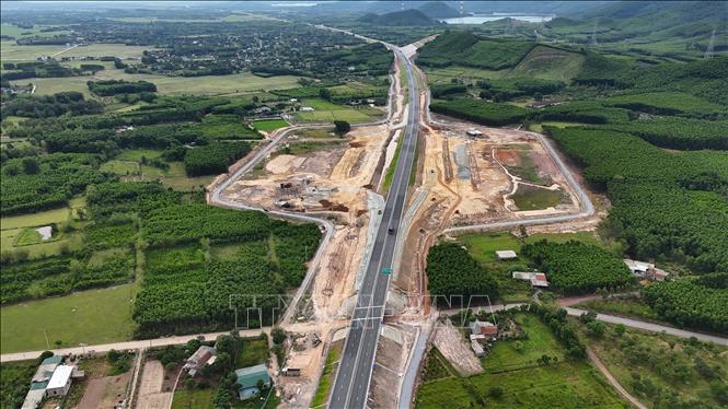 Trạm dừng nghỉ Xuân Khiêm tại Km534+310 cao tốc Hàm Nghi - Vũng Áng (xã Cẩm Hưng, tỉnh Hà Tĩnh) có diện tích khoảng 10ha. Ảnh: Hữu Quyết – TTXVN
