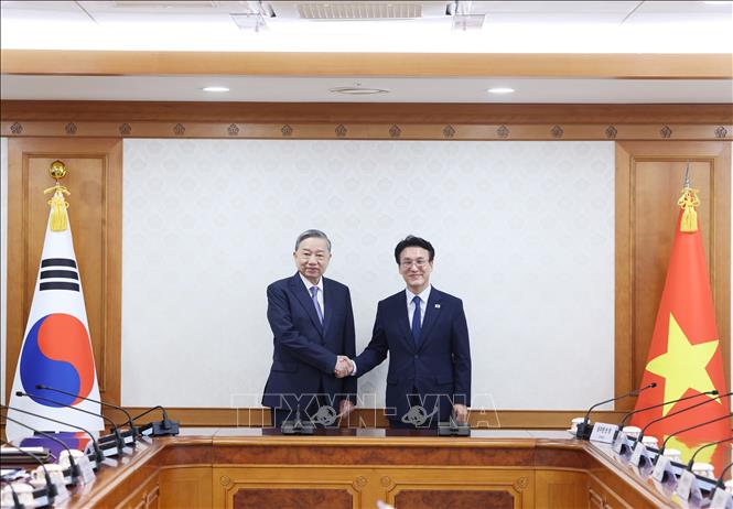 Tổng Bí thư Tô Lâm hội kiến Thủ tướng Hàn Quốc Kim Min Seok. Ảnh: Thống Nhất- TTXVN
