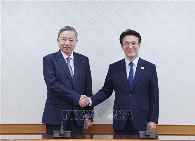 Tổng Bí thư Tô Lâm hội kiến Thủ tướng Hàn Quốc Kim Min Seok. Ảnh: Thống Nhất- TTXVN