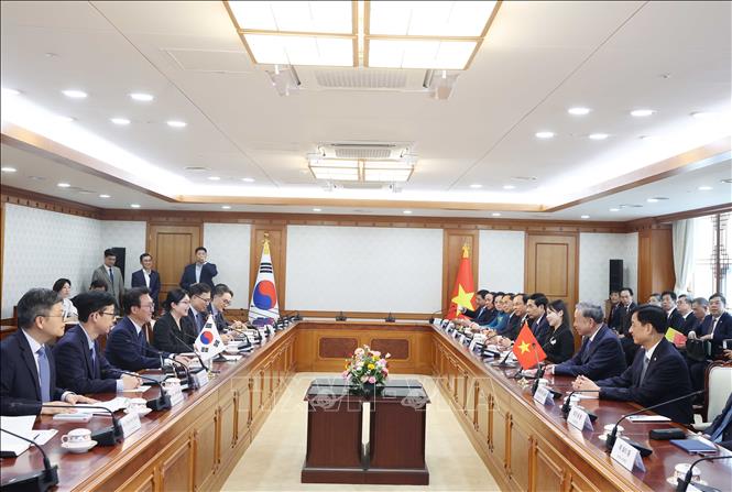 Tổng Bí thư Tô Lâm hội kiến Thủ tướng Hàn Quốc Kim Min Seok. Ảnh: Thống Nhất- TTXVN