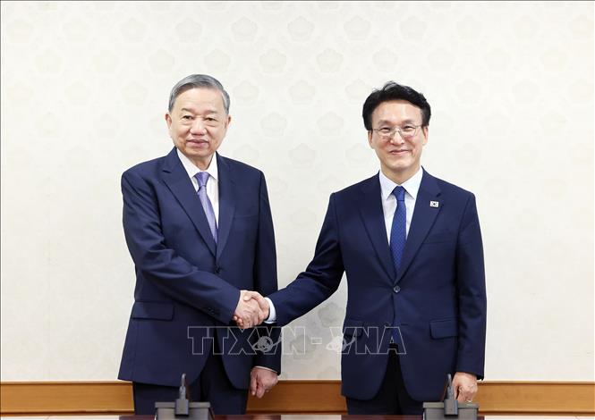 Tổng Bí thư Tô Lâm hội kiến Thủ tướng Hàn Quốc Kim Min Seok. Ảnh: Thống Nhất- TTXVN