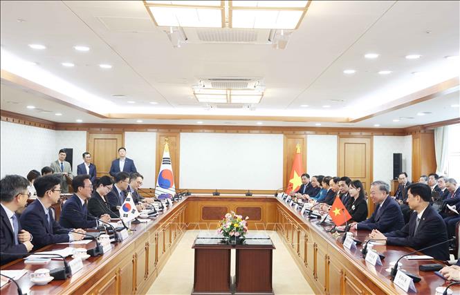 Tổng Bí thư Tô Lâm hội kiến Thủ tướng Hàn Quốc Kim Min Seok. Ảnh: Thống Nhất- TTXVN