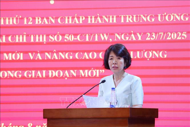 Đồng chí Nguyễn Thị Hoàng Vân, Phó Bí thư Đảng uỷ các cơ quan Đảng Trung ương phát biểu kết luận hội nghị. Ảnh: Phương Hoa - TTXVN