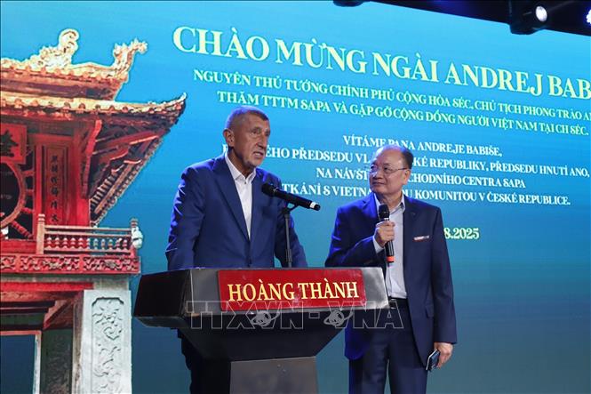 Nguyên Thủ tướng Andrej Babiš phát biểu tại sự kiện. Ảnh: Việt Dũng - PV TTXVN tại Séc