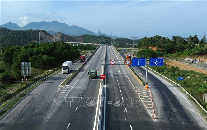 Điểm đầu của tuyến giáp với cao tốc La Sơn - Tuý Loan, đoạn qua Khu công nghệ thông tin tập trung Công viên phần mềm Đà Nẵng và hướng các phương tiện đi theo Quốc lộ 1A cũ. Ảnh: Quốc Khánh - TTXVN