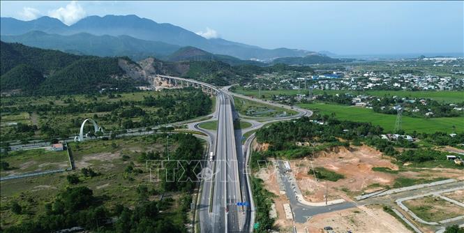 Điểm đầu của tuyến giáp với cao tốc La Sơn - Tuý Loan, đoạn qua Khu công nghệ thông tin tập trung Công viên phần mềm Đà Nẵng. Ảnh: Quốc Khánh - TTXVN