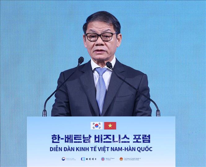 Ông Trần Bá Dương, Chủ tịch Hội đồng quản trị Công ty cổ phần Tập đoàn Trường Hải phát biểu. Ảnh: Thống Nhất – TTXVN