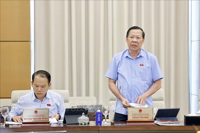 Chủ nhiệm Ủy ban Kinh tế và Tài chính của Quốc hội Phan Văn Mãi phát biểu. Ảnh: Doãn Tấn - TTXVN