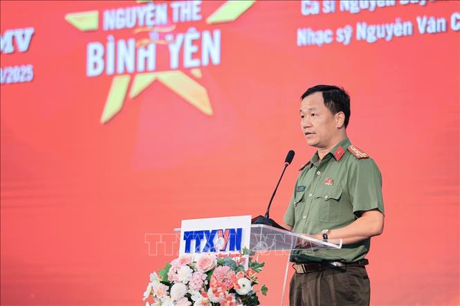 Đại tá, TS. Trần Đình Quý – Phó Hiệu trưởng Trường Cao đẳng An ninh nhân dân I, Bộ Công an phát biểu tại buổi ra mắt Music video. Ảnh: Lê Đông - TTXVN