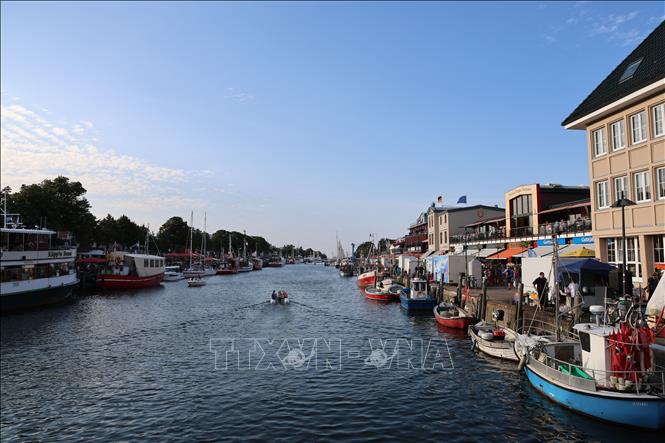 Sông Alter Strom, quận Warnemünde. Ảnh: Thu Hằng - PV TTXVN tại Đức
