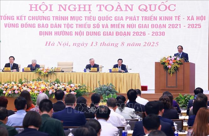 Thủ tướng Phạm Minh Chính phát biểu tại Hội nghị toàn quốc Tổng kết Chương trình mục tiêu quốc gia phát triển kinh tế - xã hội vùng đồng bào dân tộc thiểu số. Ảnh: Dương Giang-TTXVN
