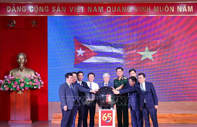 Chương trình diễn ra trong 65 ngày (13/8 - 16/10/2025) nhằm huy động nguồn lực (tối thiểu 65 tỉ đồng) hỗ trợ nhân dân Cuba vượt qua khó khăn và vun đắp tình hữu nghị đặc biệt giữa hai dân tộc. Ảnh: Thanh Tùng - TTXVN 