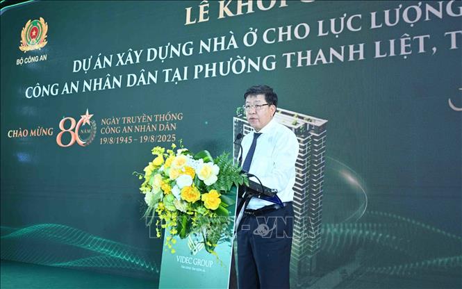 Phó Chủ tịch UBND thành phố Hà Nội Dương Đức Tuấn phát biểu. Ảnh: Phạm Kiên - TTXVN