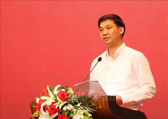 Phó Chủ tịch UBND tỉnh Quảng Ninh Nguyễn Văn Công phát biểu. Ảnh: Văn Đức - TTXVN 