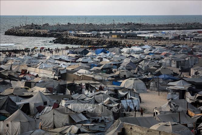 Khu lều tạm dành cho người tị nạn tại Gaza. Ảnh: THX/TTXVN