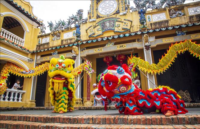 Múa lân sư rồng từ lâu đã trở thành nét đẹp gắn liền đời sống tinh thần người dân. Ảnh: Giang Phương - TTXVN