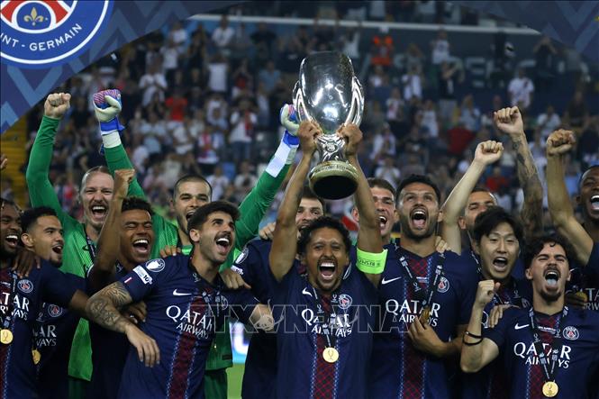 Paris Saint-Germain đăng quang ngôi vô địch Siêu Cúp châu Âu ngày 13/8/2025. Ảnh: Anadolu Agency/TTXVN