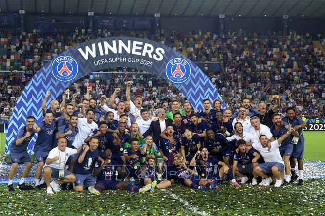 Paris Saint-Germain đăng quang ngôi vô địch Siêu Cúp châu Âu ngày 13/8/2025. Ảnh: Anadolu Agency/TTXVN