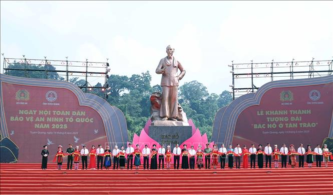 Tổng Bí thư dự Ngày hội Toàn dân bảo vệ an ninh Tổ quốc và khánh thành