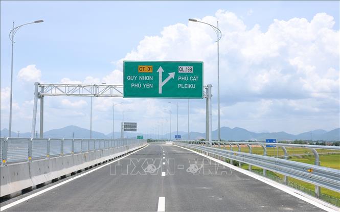 Gần 47 km tuyến cao tốc Hoài Nhơn - Quy Nhơn sẵn sàng thông xe kỹ thuật vào ngày 19/8 tới đây. Ảnh: Quốc Khánh - TTXVN