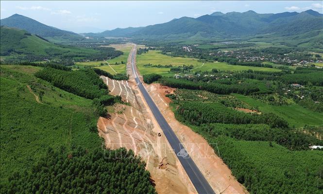 Gần 47 km tuyến cao tốc Hoài Nhơn - Quy Nhơn sẵn sàng thông xe kỹ thuật vào ngày 19/8 tới đây. Ảnh: Quốc Khánh - TTXVN