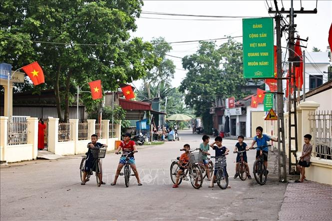 Trẻ em xã đảo Minh Châu (Hà Nội). Ảnh: Vũ Quang - TTXVN