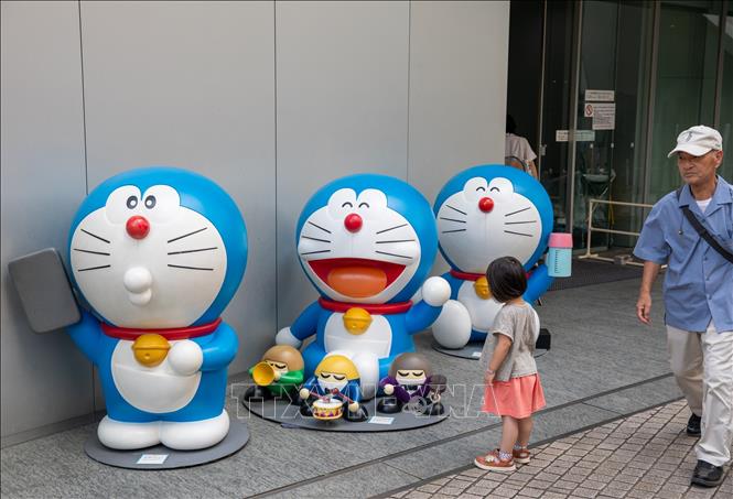 Các bức tượng Doraemon được đặt nhiều nơi trong khu phức hợp để du khách tiện 