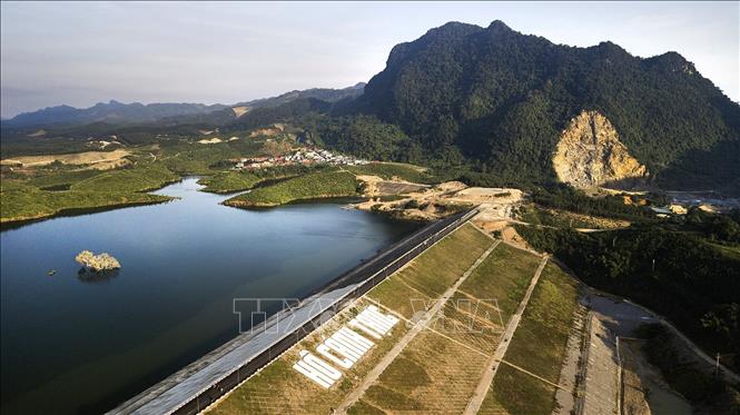 Hồ Cánh Tạng còn có thể đảm bảo dòng chảy môi trường hạ du về mùa khô, kết hợp giảm lũ hạ du vào mùa mưa. Ảnh: Trọng Đạt - TTXVN