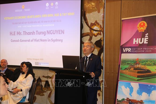 Tổng Lãnh sự Việt Nam phụ trách các bang New South Wales, bang Queensland và bang Nam Australia, ông Nguyễn Thanh Tùng, phát biểu tại tọa đàm (Ảnh: Thanh Tú - PV TTXVN tại Australia)