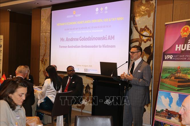 Cựu Đại sứ Australia tại Việt Nam, ông Andrew Goledzinowski phát biểu tại tọa đàm (Ảnh: Thanh Tú - PV TTXVN tại Australia)