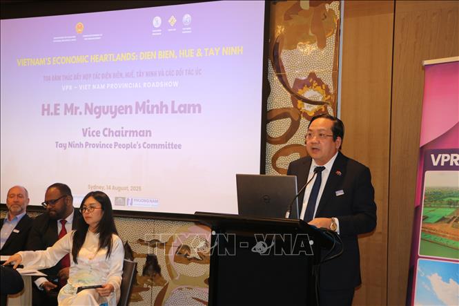 Phó Chủ tịch UBND Tỉnh Tây Ninh, ông Nguyễn Minh Lâm, giới thiệu tiềm năng và thế mạnh của Tỉnh Tây Ninh tại tọa đàm. (Ảnh: Thanh Tú - PV TTXVN tại Australia)
