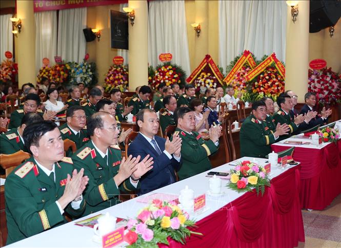 Thượng tướng Hoàng Xuân Chiến, Ủy viên Trung ương Đảng, Ủy viên Thường vụ Quân ủy Trung ương, Thứ trưởng Bộ Quốc phòng và các đại biểu dự buổi lễ. Ảnh: Trọng Đức - TTXVN