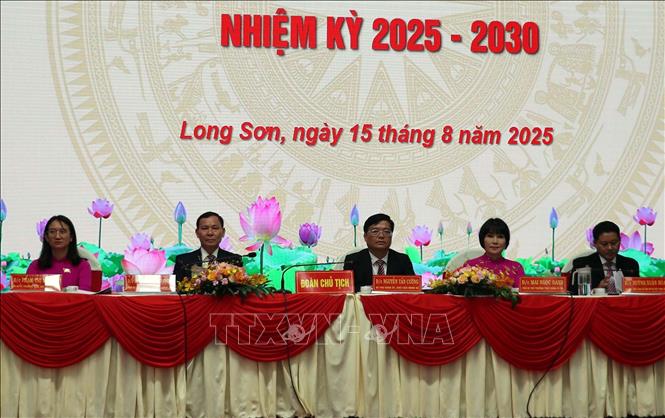 Đoàn chủ tịch điều hành Đại hội. Ảnh: Đoàn Mạnh Dương-TTXVN