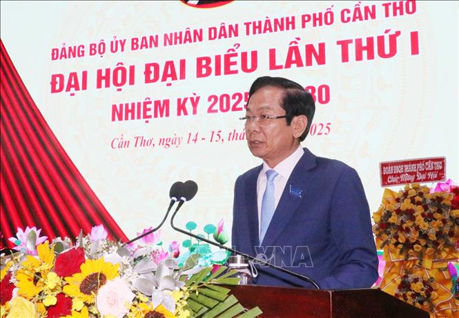 Đồng chí Đỗ Thanh Bình, Ủy viên Trung ương Đảng, Bí thư Thành ủy Cần Thơ phát biểu chỉ đạo tại Đại hội. Ảnh: Ngọc Thiện - TTXVN