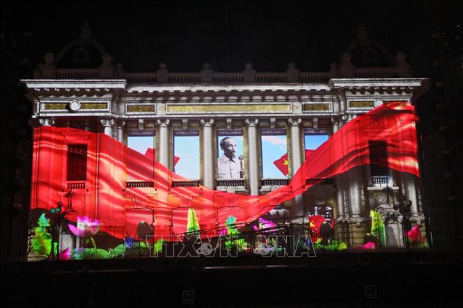 Ứng dụng trình chiếu 3D mapping tại Chương trình. Ảnh: Khánh Hoà - TTXVN