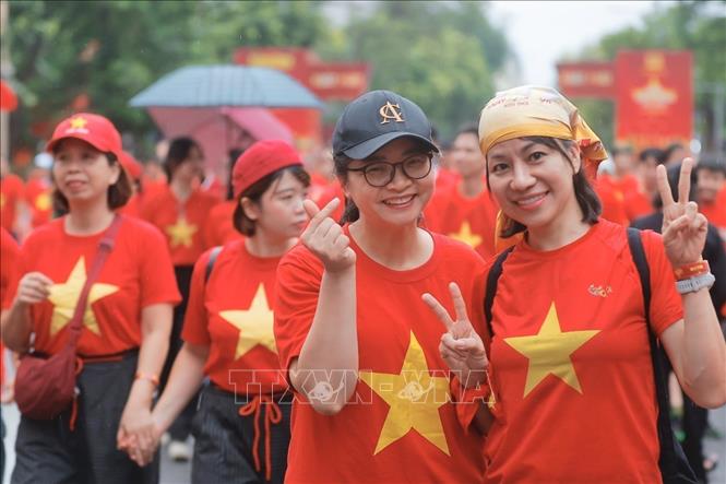 Người dân Thủ đô tham gia sự kiện đi bộ 