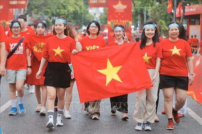 Người dân Thủ đô tham gia sự kiện đi bộ 