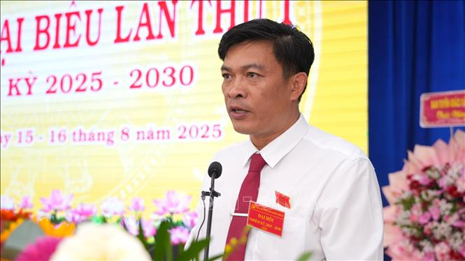 Đồng chí Võ Hồng Sang, Bí thư Đảng ủy phường Bình Minh nhiệm kỳ 2025 – 2030 phát biểu. Ảnh: Minh Phú – TTXVN