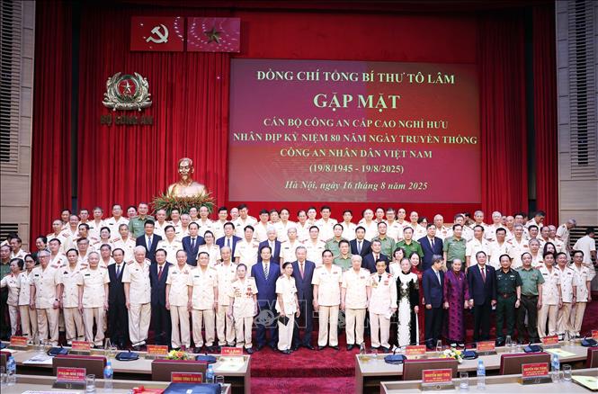 Tổng Bí thư Tô Lâm gặp mặt cán bộ Công an cấp cao nghỉ hưu. Ảnh: Thống Nhất - TTXVN