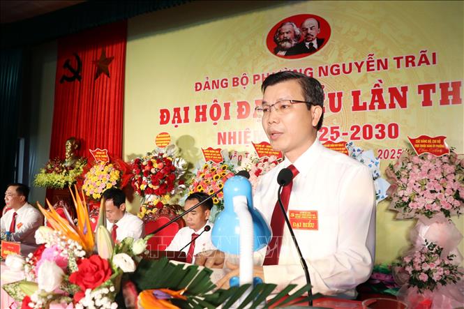 Bí thư Đảng ủy phường Nguyễn Trãi Nguyễn Văn Đản phát biểu khai mạc Đại hội. Ảnh: Mạnh Tú - TTXVN