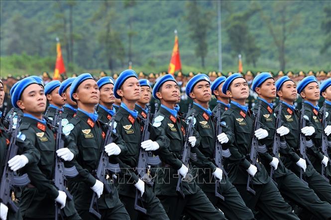 Khối nam chiến sĩ lực lượng Gìn giữ hoà bình. Ảnh: Tuấn Anh - TTXVN