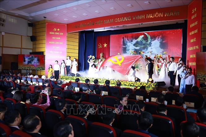 Chương trình nghệ thuật chào mừng Đại hội. Ảnh: Dương Giang - TTXVN
