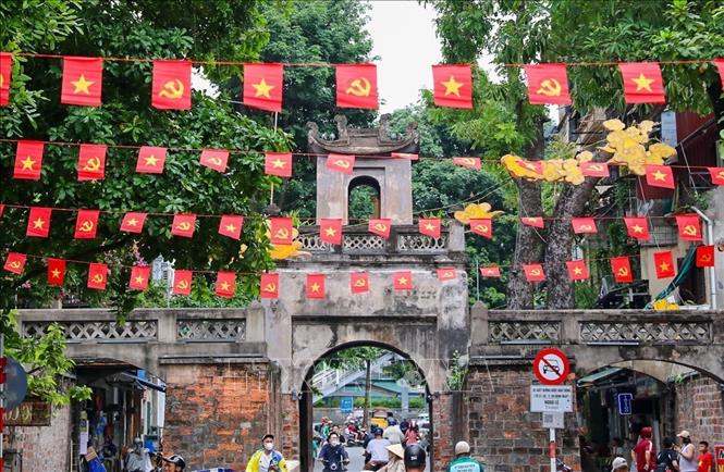 The Quan Chuong Gate in Hoan Kiem ward. VNA Photo: Khánh Hòa 