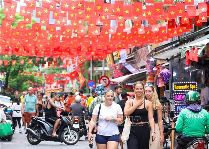 Ta Hien street, Hoan Kiem ward. VNA Photo: Khánh Hòa 