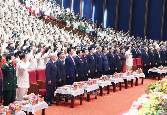 Các đồng chí Lãnh đạo, nguyên Lãnh đạo Đảng, Nhà nước cùng đại biểu dự Lễ kỷ niệm. Ảnh: Thống Nhất-TTXVN
