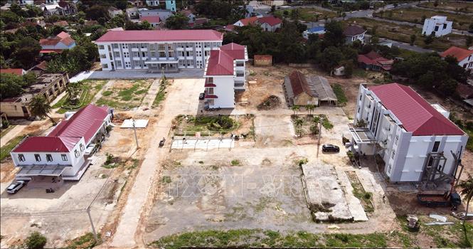 5 dãy phòng học và hành chính của Trường Trung cấp Kinh tế Kỹ thuật (phường Đồng Sơn), cách trung tâm tỉnh Quảng Trị khoảng 5 km được cải tạo, sửa chữa gần hoàn thiện. Ảnh: Nguyên Linh-TTXVN