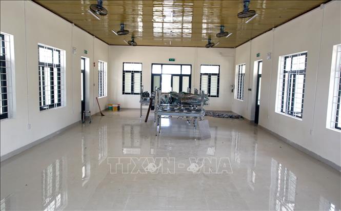 Bên trong nhà ăn tại Trường Trung cấp Kinh tế Kỹ thuật đã được cải tạo. Ảnh: Nguyên Linh-TTXVN