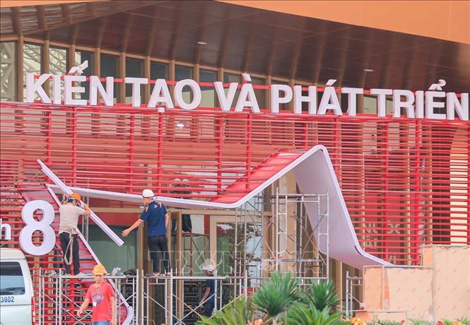 Các hạng mục tại Trung tâm Triển lãm Việt Nam (Đông Anh, Hà Nội) đang được gấp rút hoàn thiện, sẵn sàng đưa vào sử dụng đúng dịp 19/8. Ảnh: Hoàng Hiếu - TTXVN