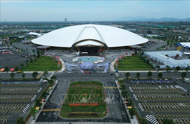 Trung tâm Triển lãm Việt Nam (Đông Anh, Hà Nội) sẽ được khánh thảnh vào dịp 19/8, phục vụ cho Triển lãm thành tựu đất nước nhân kỷ niệm 80 năm Quốc khánh, với chủ đề: 