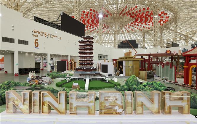 A booth of Ninh Binh province at the exhibition. VNA Photo